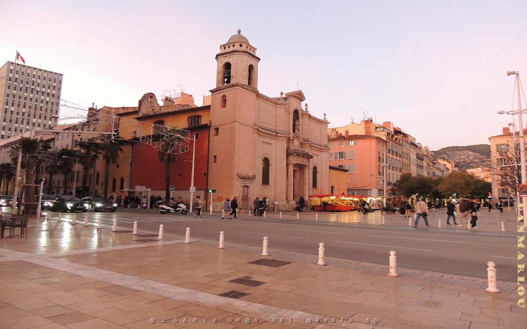 2025 11 28 TOULON EN SOIREE -  LE PORT ET ILLUMINATIONS VILLE (12).jpg